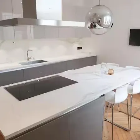 Montaigne Dream Duplex 4br 8p Triangle D'or Apartment *