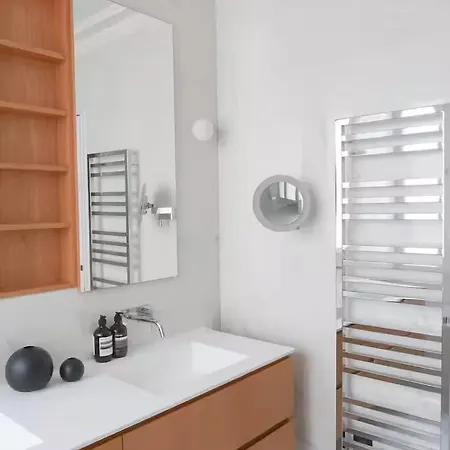 Montaigne Dream Duplex 4br 8p Triangle D'or Apartment Paris